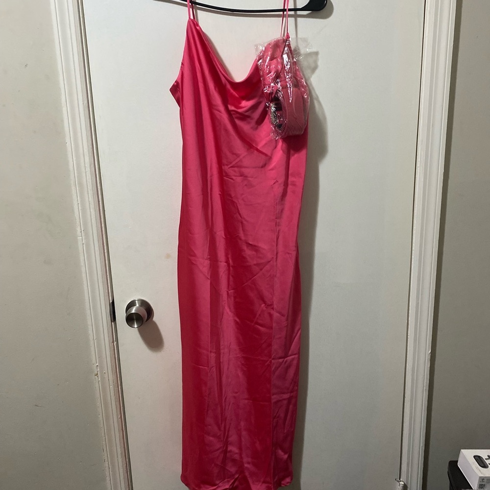 Summer Dresses - Picture 2 of 2